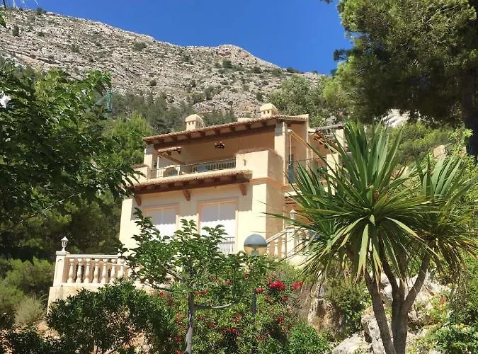 Hills 2km From