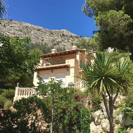 Hills 2km From